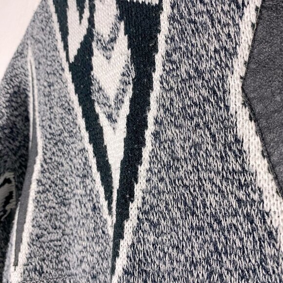 Vintage 90s Montello Black And White Dad Sweater With Faux Leather Patches M - Picture 11 of 14